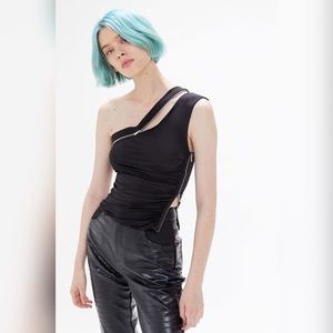 “Lucienne” Zipper One-Shoulder Top